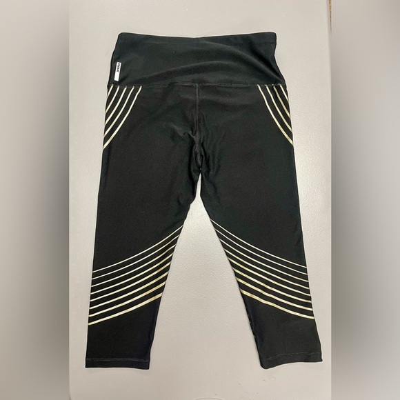 Women's RBX Cropped 19" Leggings Size Medium - Picture 3 of 5